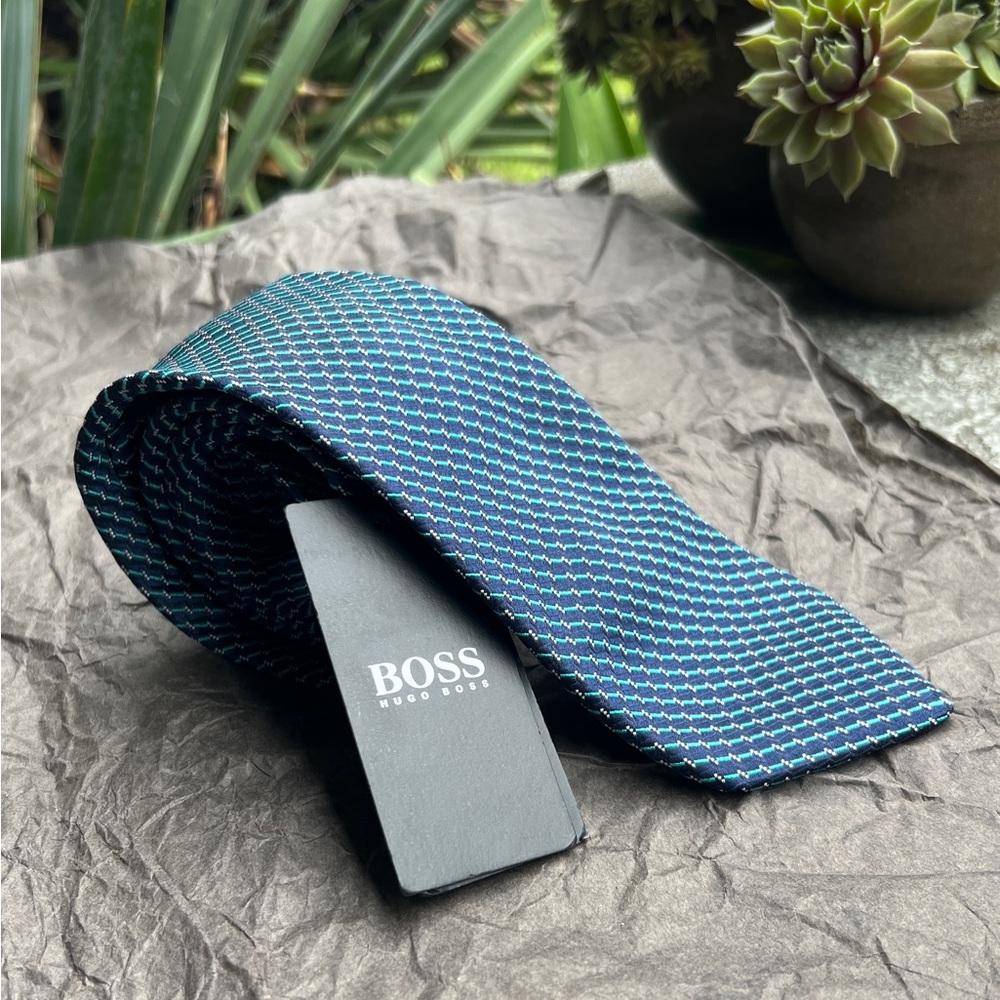 Hugo Boss Silk Navy JACQUARD TIE WITH DIAGONAL STRIPES